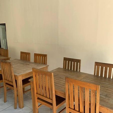 Dikky Guest House Near Bangsal And Sira Pemenang Kültér fotó