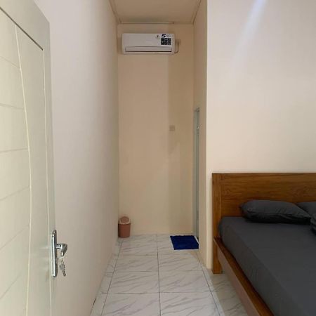 Dikky Guest House Near Bangsal And Sira Pemenang Kültér fotó