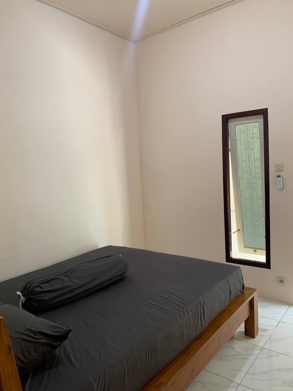 Dikky Guest House Near Bangsal And Sira Pemenang Kültér fotó