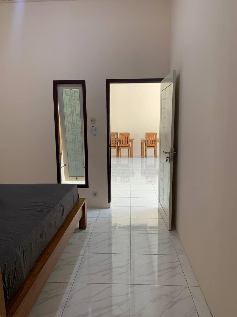 Dikky Guest House Near Bangsal And Sira Pemenang Kültér fotó