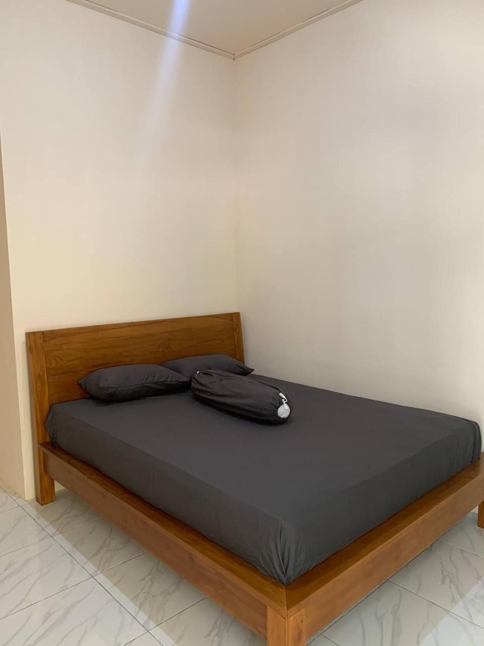 Dikky Guest House Near Bangsal And Sira Pemenang Kültér fotó