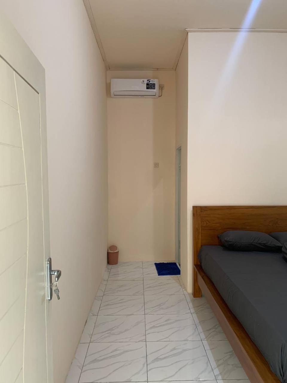 Dikky Guest House Near Bangsal And Sira Pemenang Kültér fotó