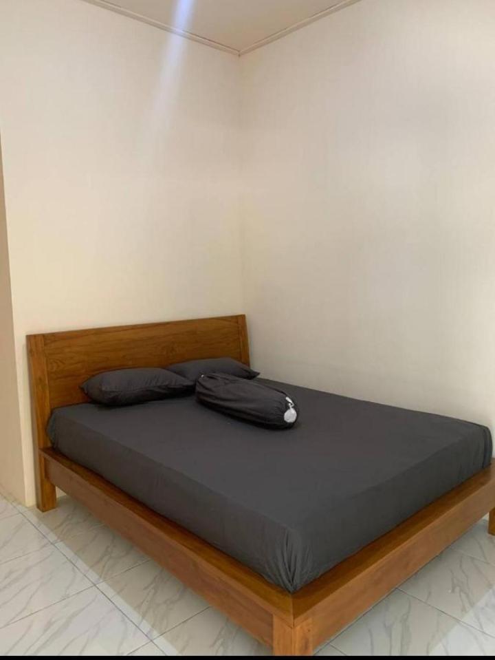 Dikky Guest House Near Bangsal And Sira Pemenang Kültér fotó